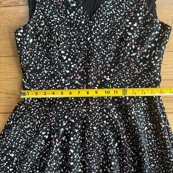 Fit & Flare Knee Length Scalloped V Neck Dress Splatter Black SZ 12 Skater - Picture 4 of 10